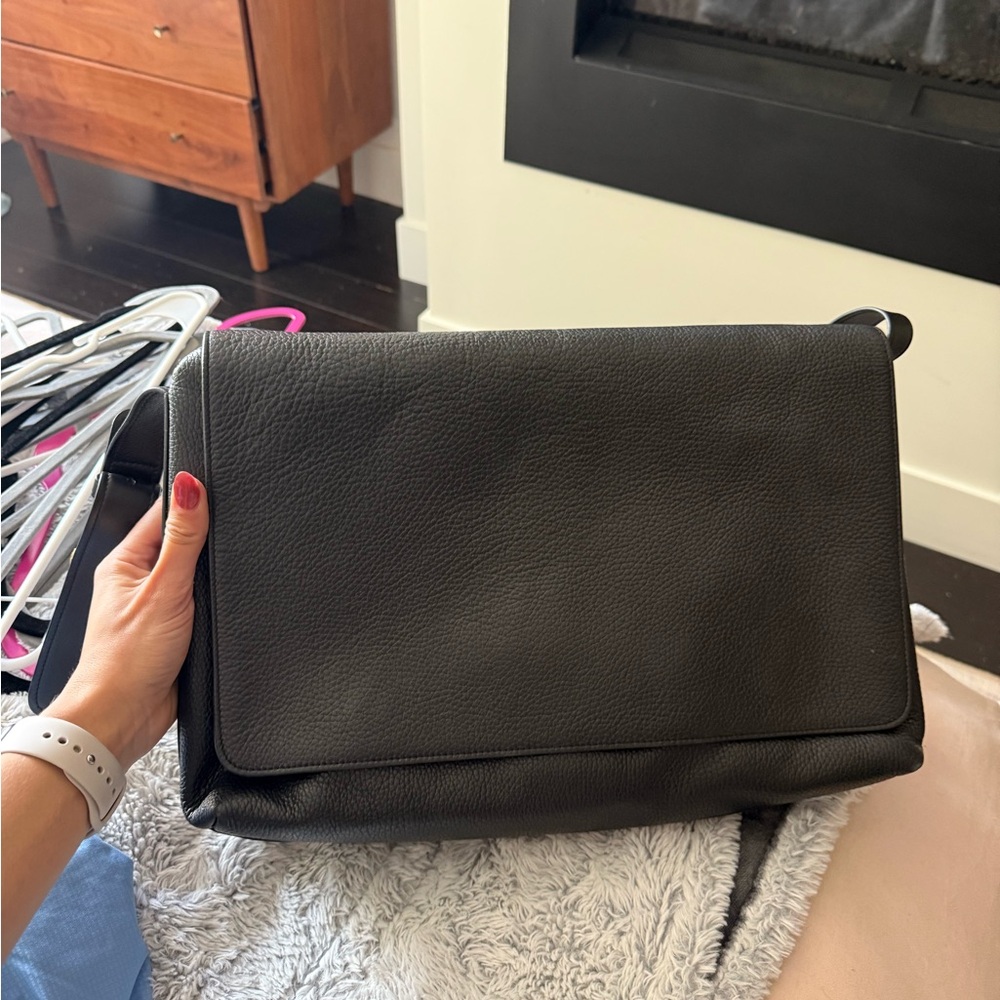 Black Leather Men's Messenger Bag